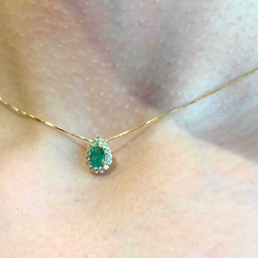 Colar Pioggia Esmeralda e Diamantes