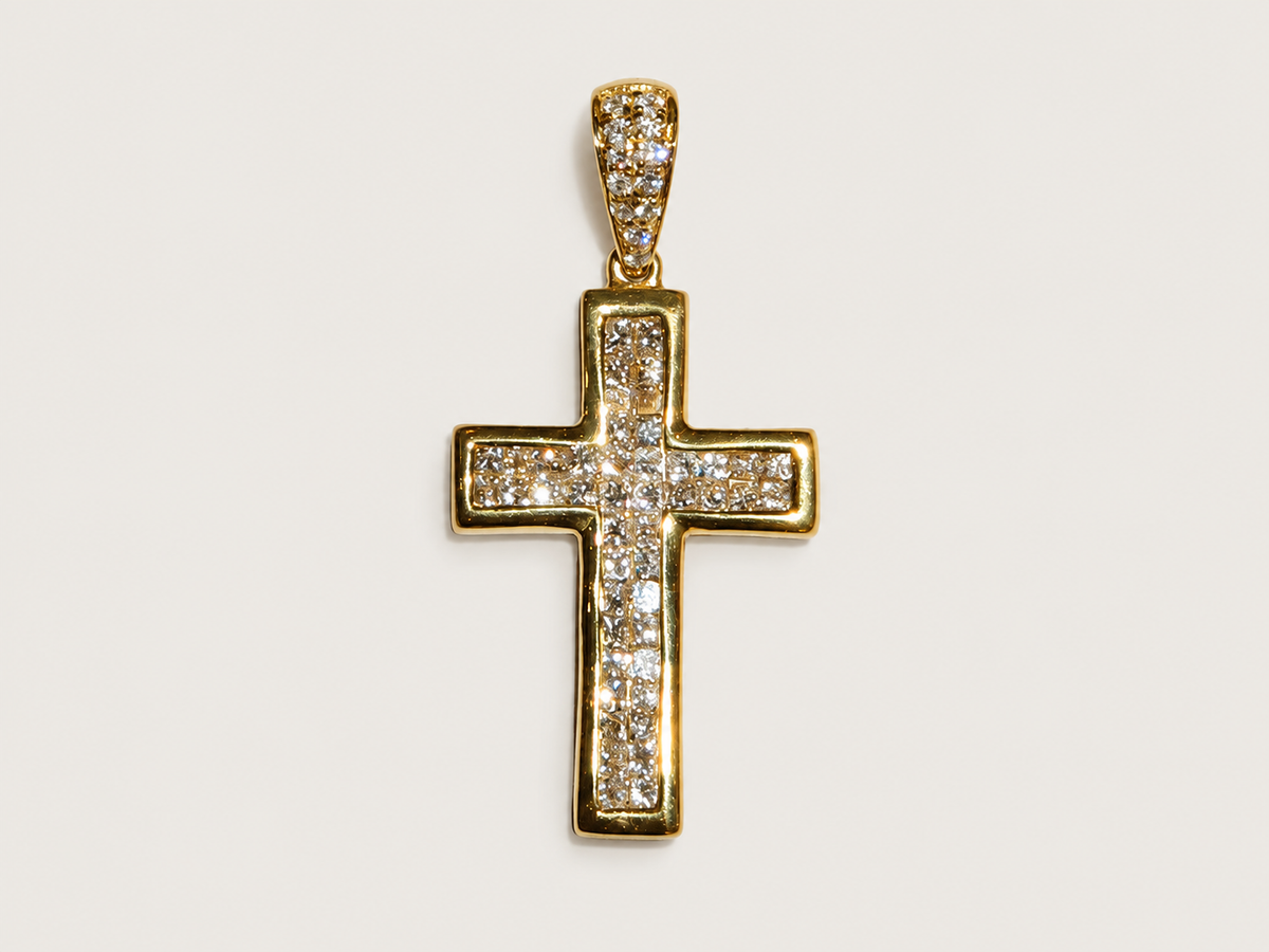 Pingente Croix em Ouro Amarelo 18k e Diamantes