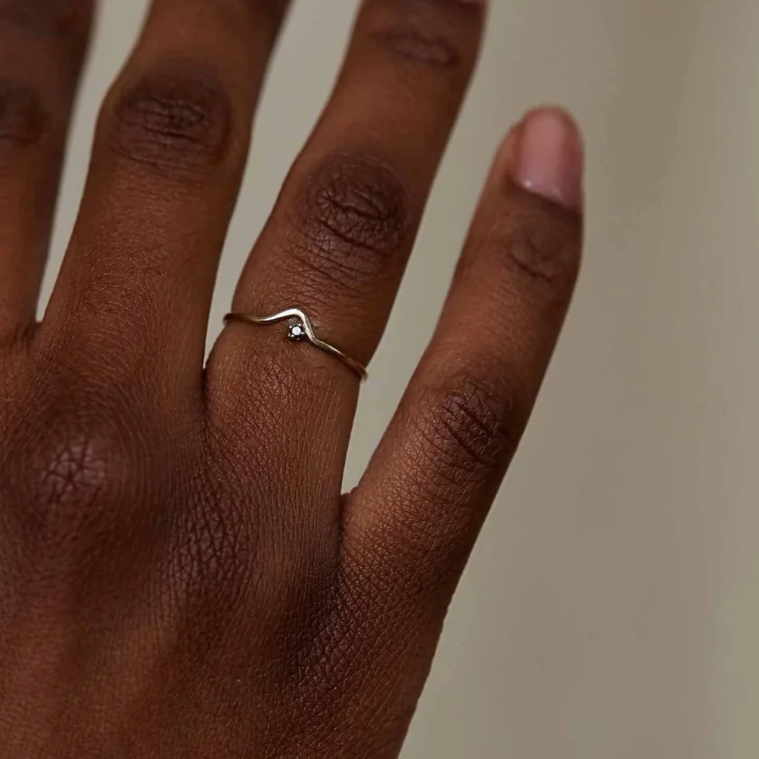 Anel Wave Ouro Amarelo Diamante N°2