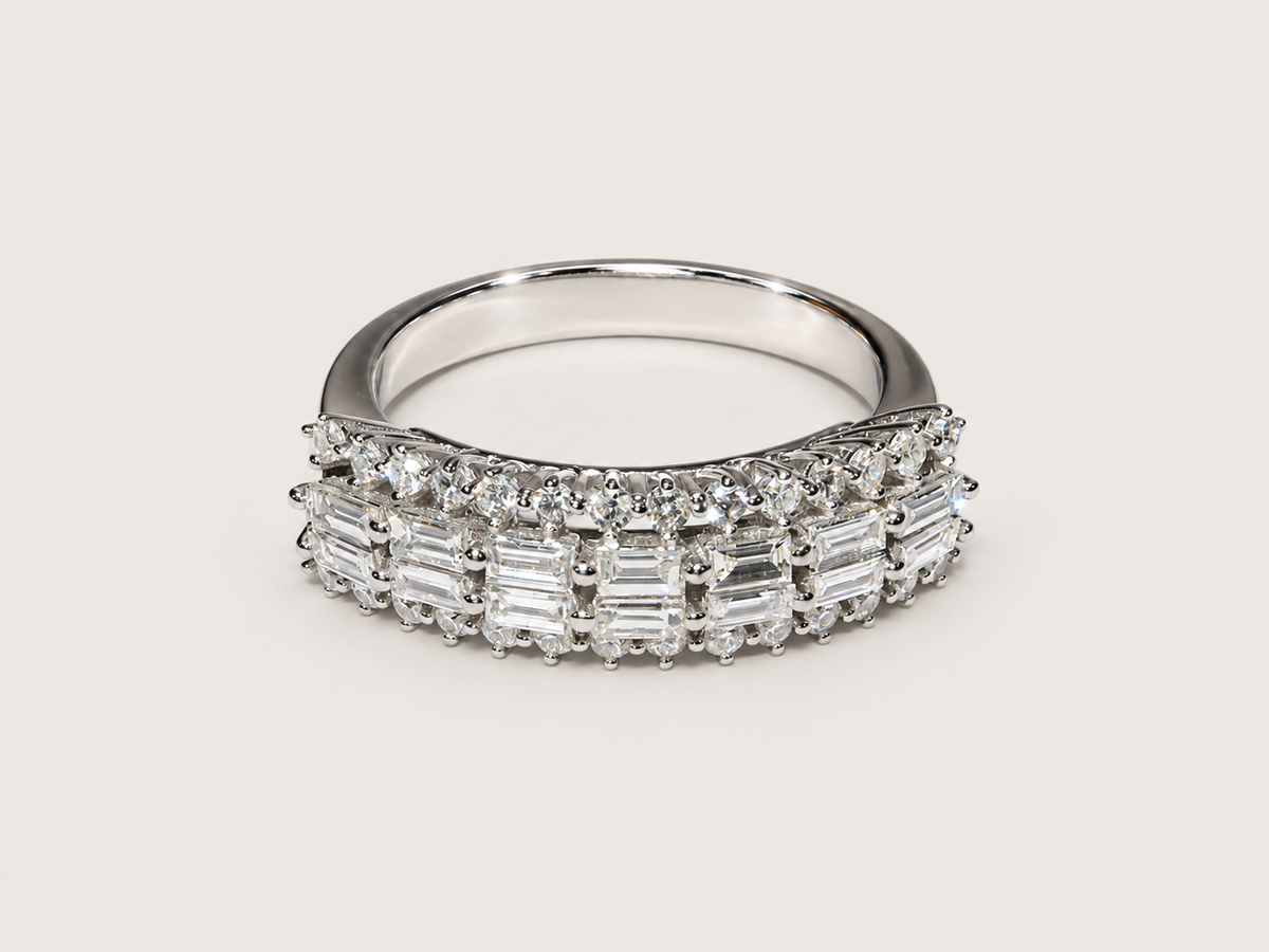 Anel Élan em Ouro Branco 18k e Diamantes