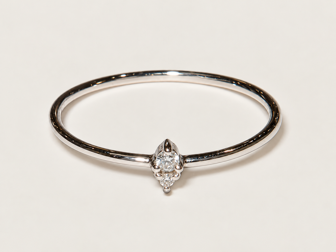 Anel Étoile em Ouro Branco 18k e Diamantes