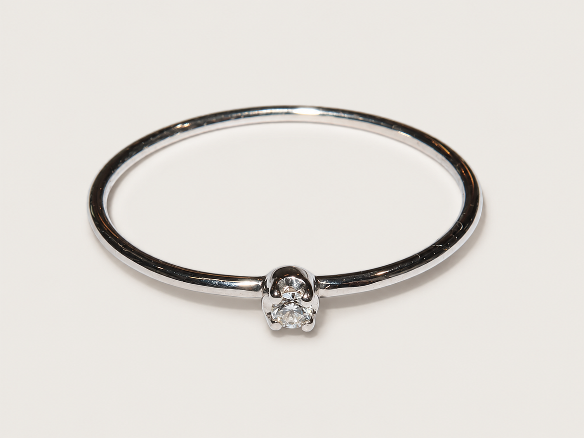 Anel Lumi em Ouro Branco 18k e Diamante
