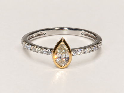 Anel Trésor em Ouro Branco e Amarelo 18k e Diamantes