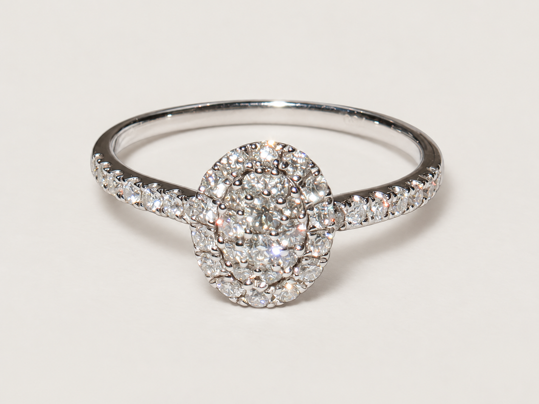 Anel Lumière em Ouro Branco 18k e Diamantes