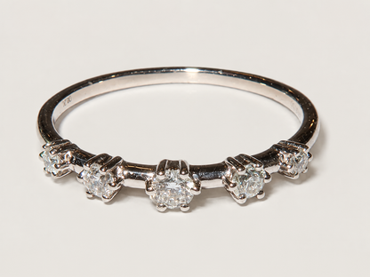 Anel Quinté em Ouro Branco 18k e Diamantes