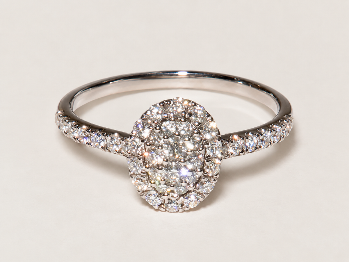 Anel Lumière em Ouro Branco 18k e Diamantes