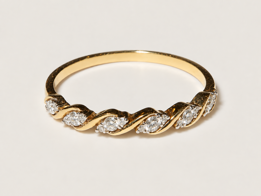 Anel Élise em Ouro Amarelo 18k e Diamantes