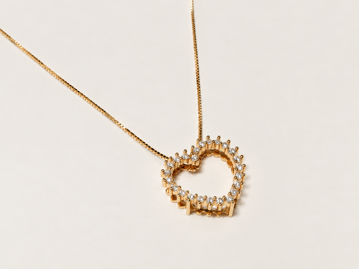Colar Étreinte em Ouro Amarelo 18k e Diamantes