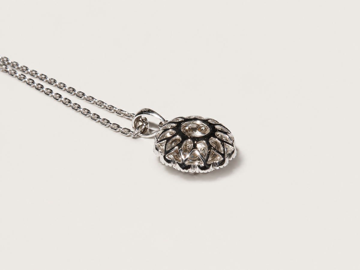 Colar Rosace em Ouro Branco 18k e Diamantes