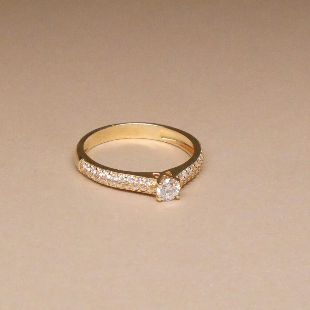 Anel Lumiére Ouro e Diamantes