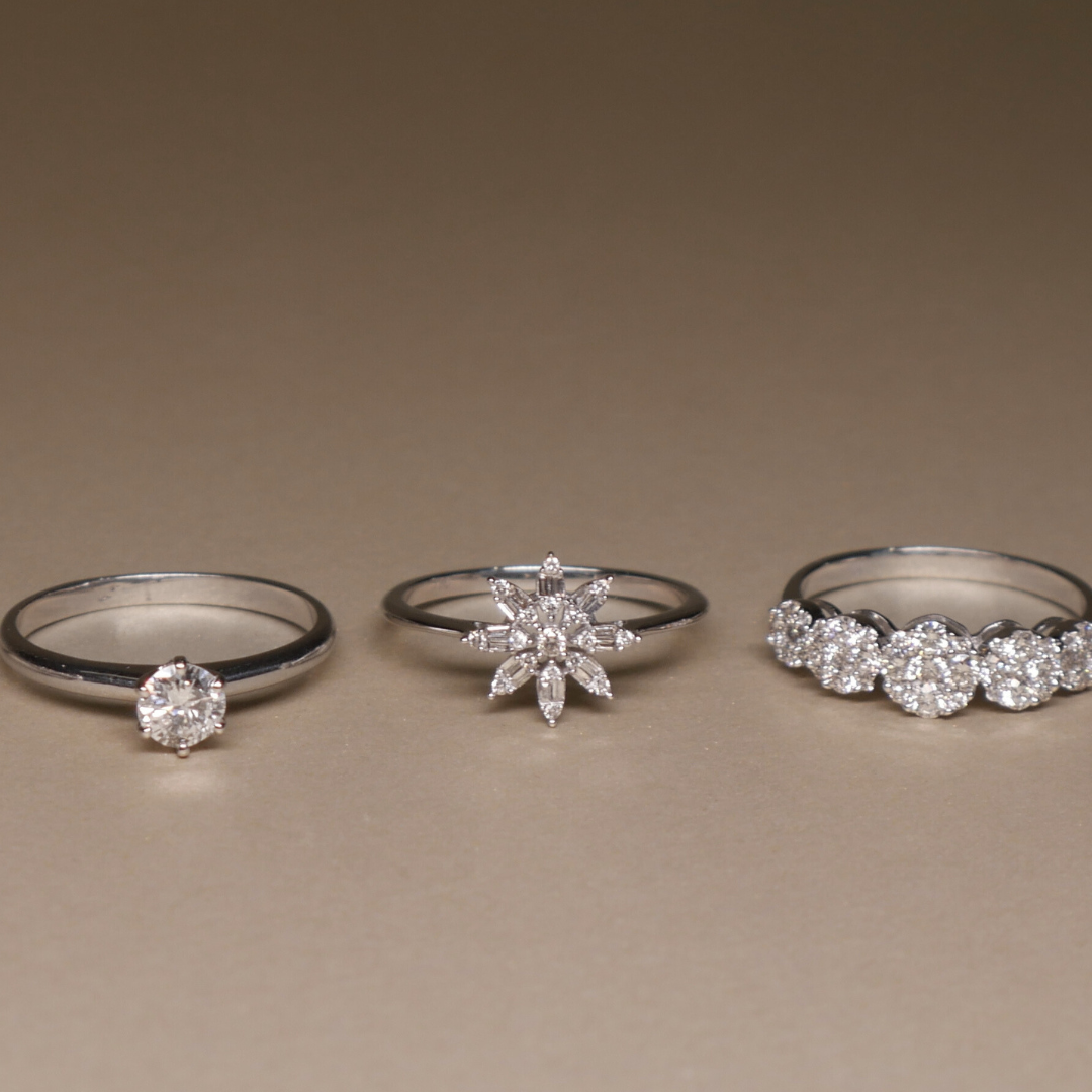 Anel Eight Stars Ouro Branco e Diamantes