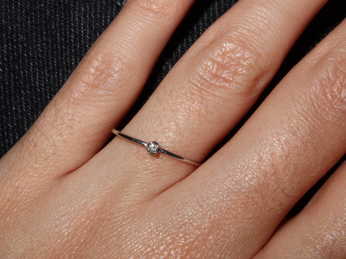 Anel Lumi em Ouro Branco 18k e Diamante