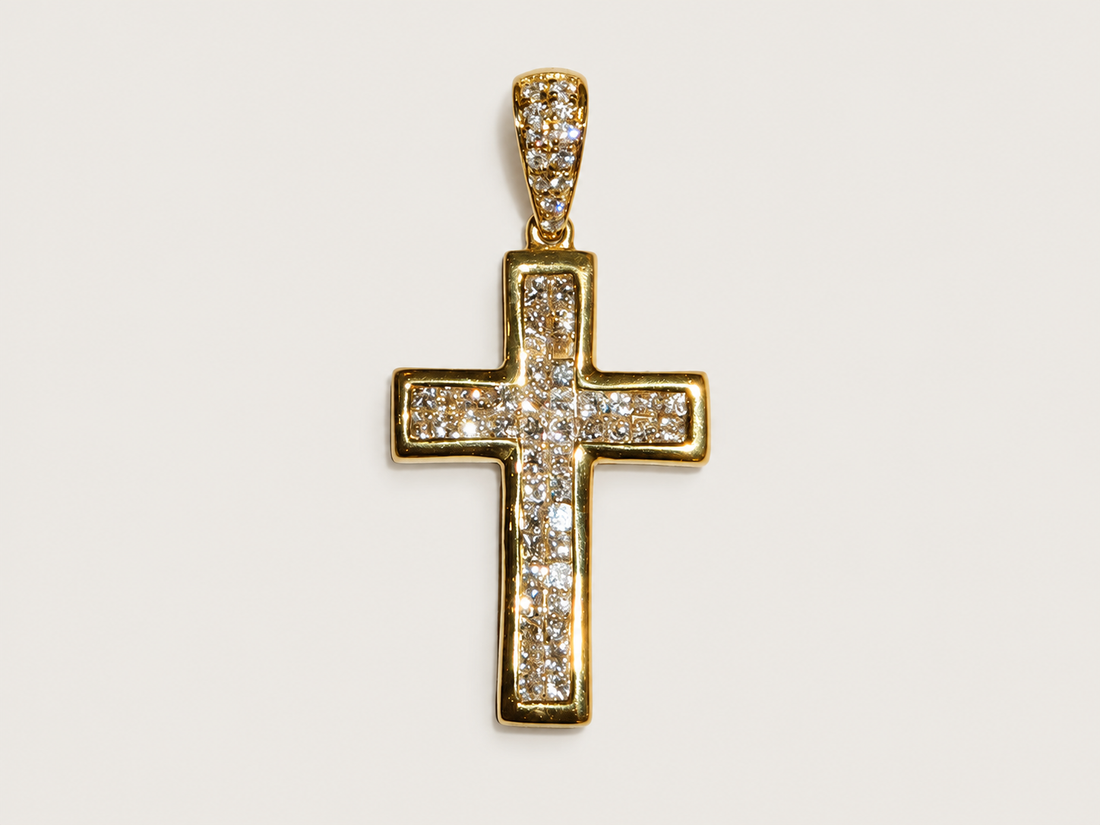 Pingente Croix em Ouro Amarelo 18k e Diamantes
